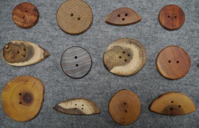 Holzknöpfe, wooden buttons